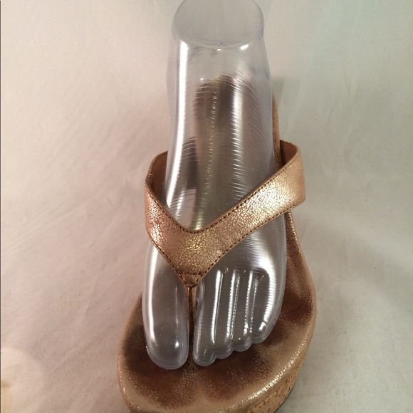 Ugg Natassia Cork Wedge Thong Platform Sandals - Picture 2 of 8